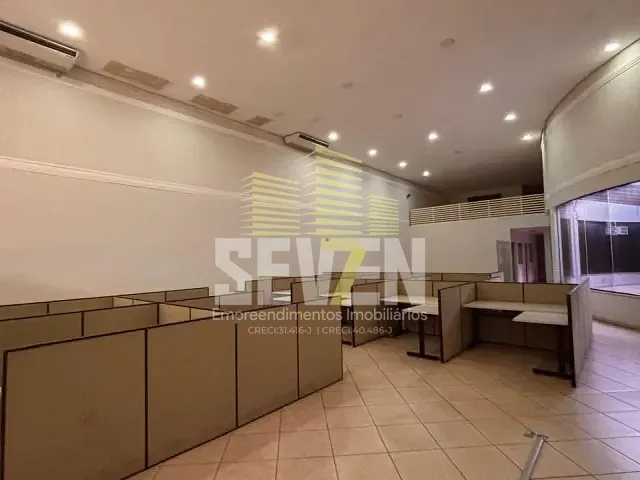 Prédio com 600m², para alugar, no bairro Centro em Bauru