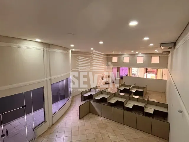 Prédio com 600m², para alugar, no bairro Centro em Bauru