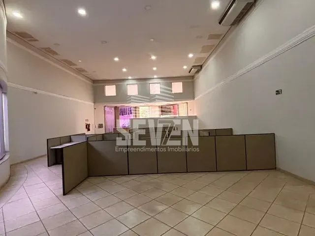Prédio com 600m², para alugar, no bairro Centro em Bauru