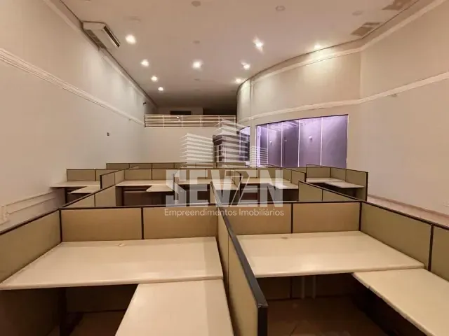 Prédio com 600m², para alugar, no bairro Centro em Bauru