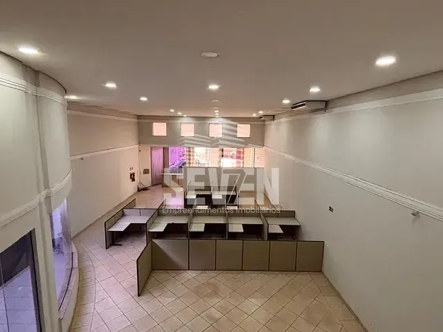 Prédio com 600m², para alugar, no bairro Centro em Bauru