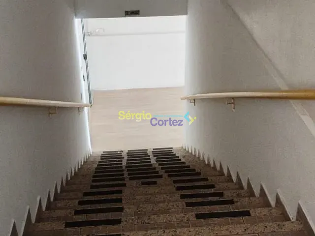 Prédio para alugar, no bairro Antares em Londrina