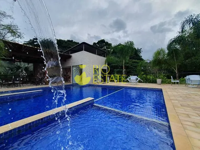 Prédio com 6482m², à venda, no bairro Bairro Penedo em Itatiaia