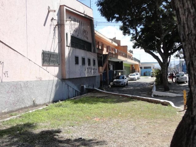 Prédio com 2005m², à venda, no bairro Jardim Presidente Dutra em Guarulhos