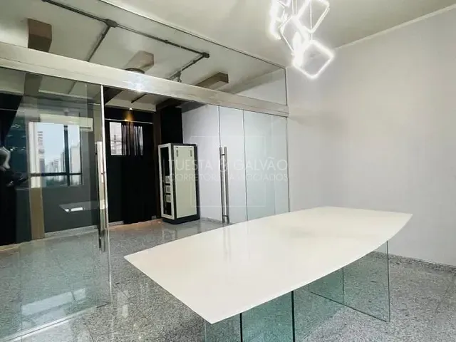 Prédio com 47m², à venda, no bairro Centro em Curitiba