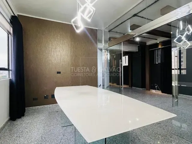 Prédio com 47m², à venda, no bairro Centro em Curitiba