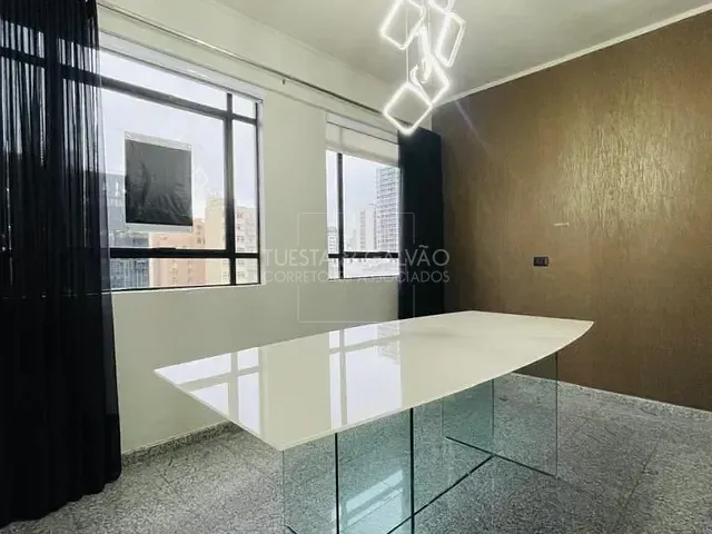 Prédio com 47m², à venda, no bairro Centro em Curitiba