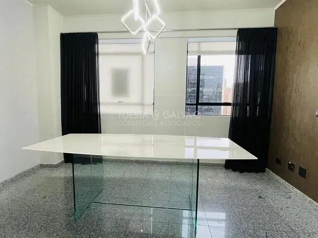 Prédio com 47m², à venda, no bairro Centro em Curitiba