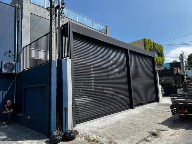 Prédio para alugar, no bairro Jardim Peri Peri em São Paulo