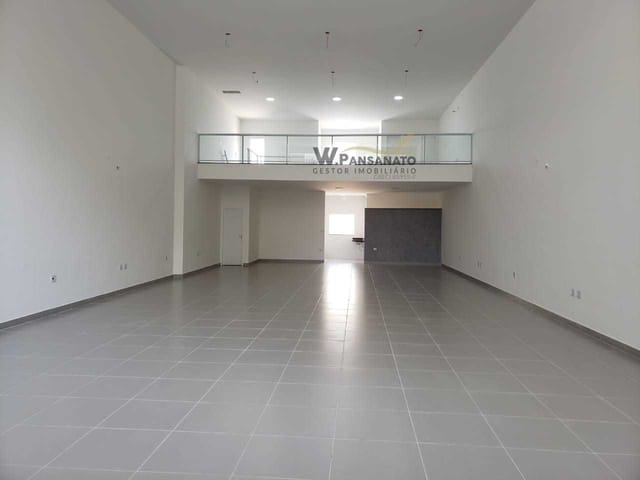 Prédio com 300m², para alugar, no bairro Vila Galvão em Guarulhos