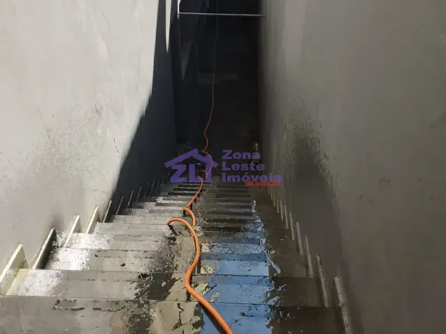 Prédio para alugar, no bairro Jardim Caguassu em São Paulo