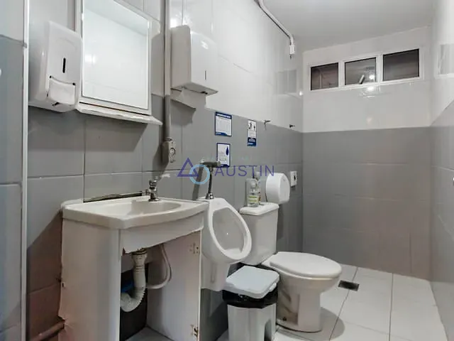 Prédio com 688m², à venda ou para alugar, no bairro Caxingui em São Paulo