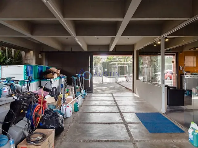 Prédio com 688m², à venda ou para alugar, no bairro Caxingui em São Paulo