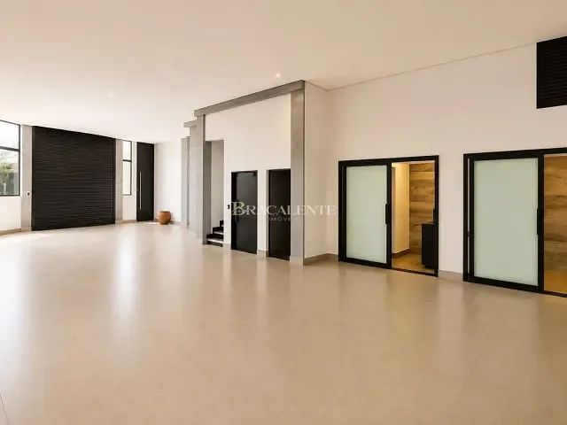 Prédio com 416m², para alugar, no bairro Jardim Santo Antônio em Valinhos