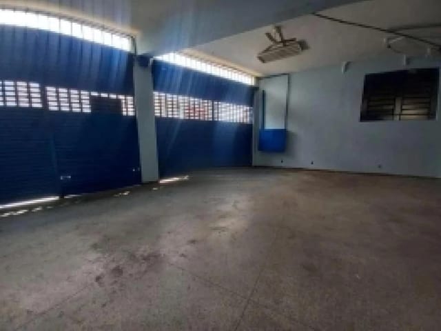 Prédio à venda, no bairro Cangaíba em São Paulo
