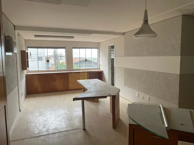 Prédio com 300m², à venda, no bairro Centro em Apucarana