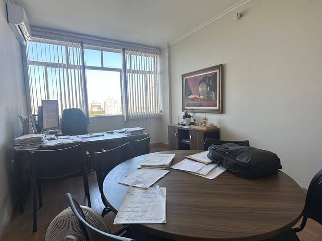 Prédio à venda, no bairro Centro em Franca