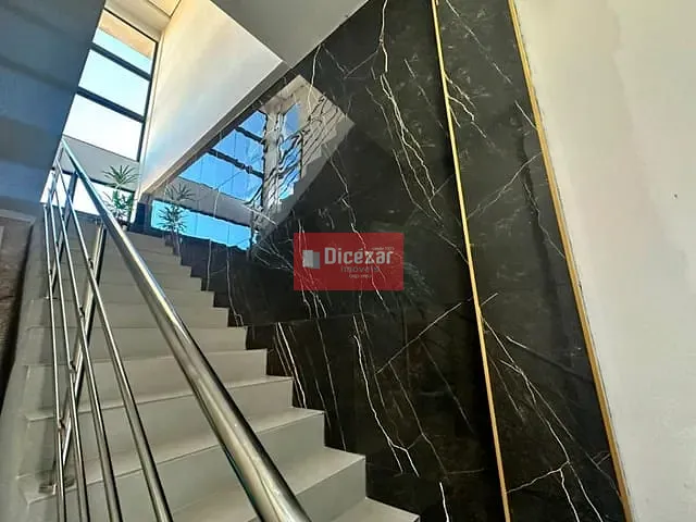 Prédio com 426m², à venda, no bairro Nossa Senhora da Paz em Balneário Piçarras