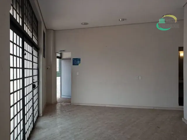 Prédio com 351m², para alugar, no bairro Vila Industrial em Campinas