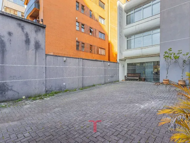 Prédio para alugar, no bairro Batel em Curitiba