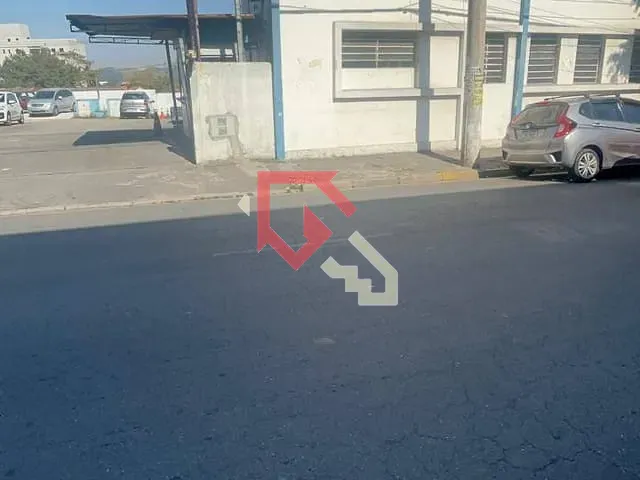 Prédio para alugar, no bairro Vila Assis Brasil em Mauá