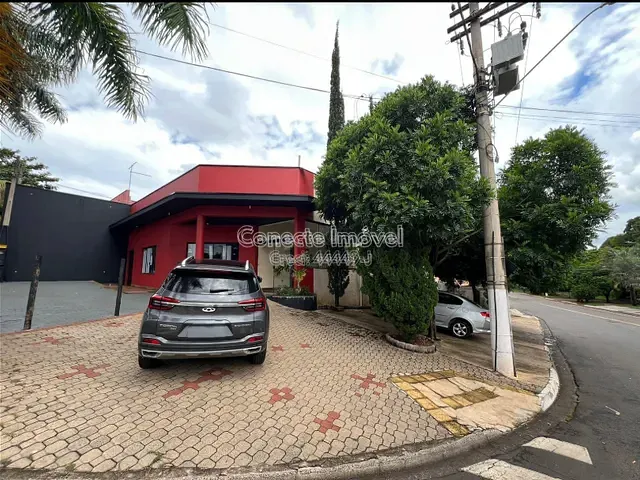 Prédio com 447m², à venda, no bairro Residencial dos Imigrantes em Holambra