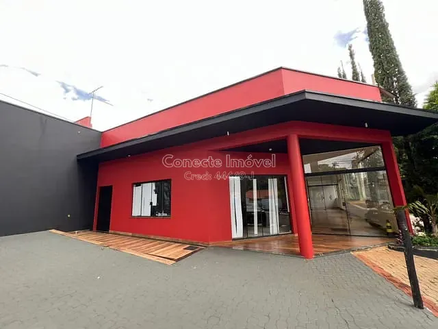 Prédio com 447m², à venda, no bairro Residencial dos Imigrantes em Holambra