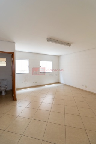 Prédio com 600m², à venda, no bairro Paraíso (Polvilho) em Cajamar
