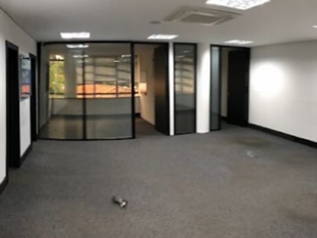 Prédio com 700m², à venda ou para alugar, no bairro Jardim Everest em São Paulo