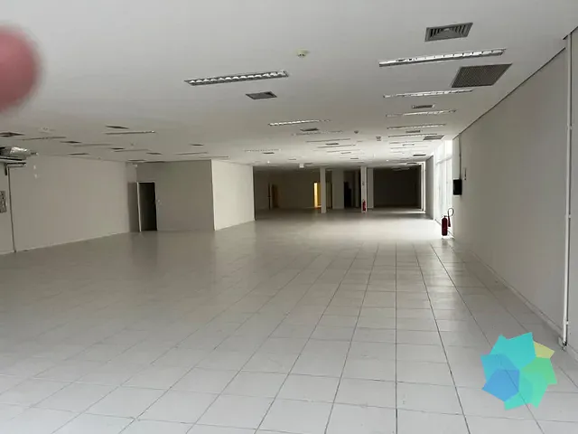 Prédio com 2000m², para alugar, no bairro Vila Galvão em Guarulhos