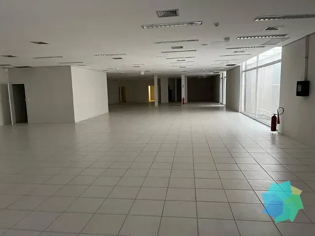 Prédio com 2000m², para alugar, no bairro Vila Galvão em Guarulhos