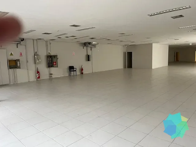 Prédio com 2000m², para alugar, no bairro Vila Galvão em Guarulhos