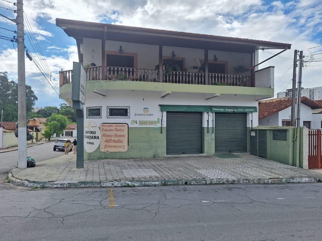 Prédio com 300m², à venda ou para alugar, no bairro Crispim em Pindamonhangaba