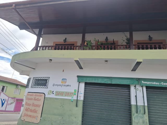 Prédio com 300m², à venda ou para alugar, no bairro Crispim em Pindamonhangaba