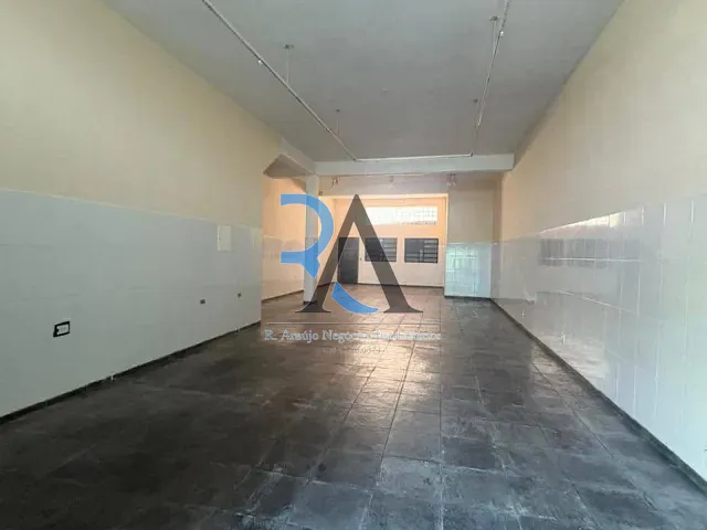 Prédio com 256m², para alugar, no bairro Água Rasa em São Paulo