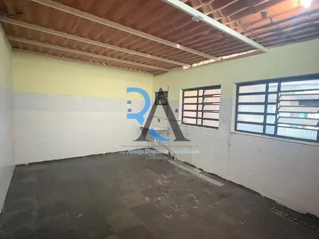 Prédio com 256m², para alugar, no bairro Água Rasa em São Paulo