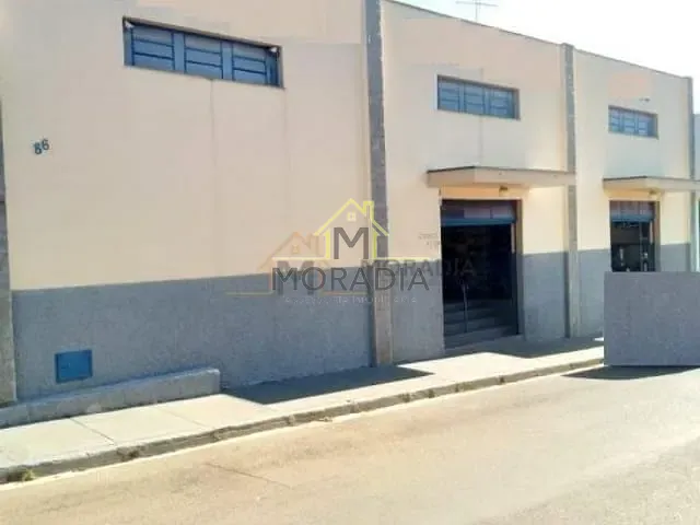 Prédio com 330m², à venda, no bairro Irmãos Riccardi  em Guaxupé