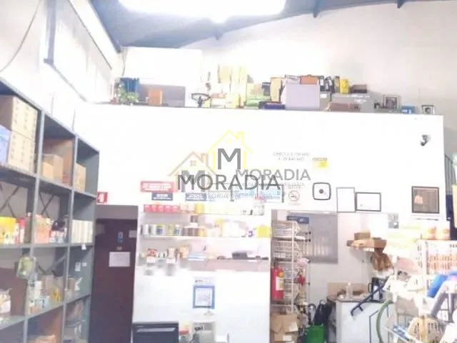Prédio com 330m², à venda, no bairro Irmãos Riccardi  em Guaxupé