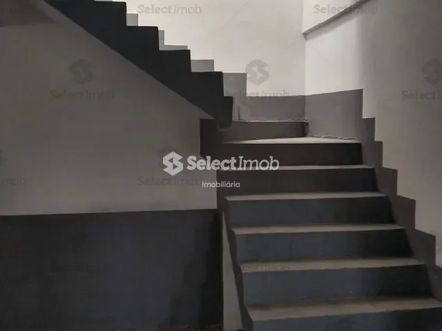 Prédio com 710m², para alugar, no bairro Vila América em Mauá