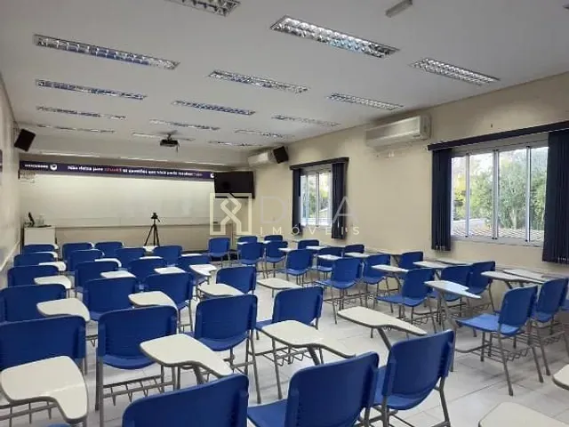 Prédio com 351m², à venda ou para alugar, no bairro Jardim São Dimas em São José dos Campos
