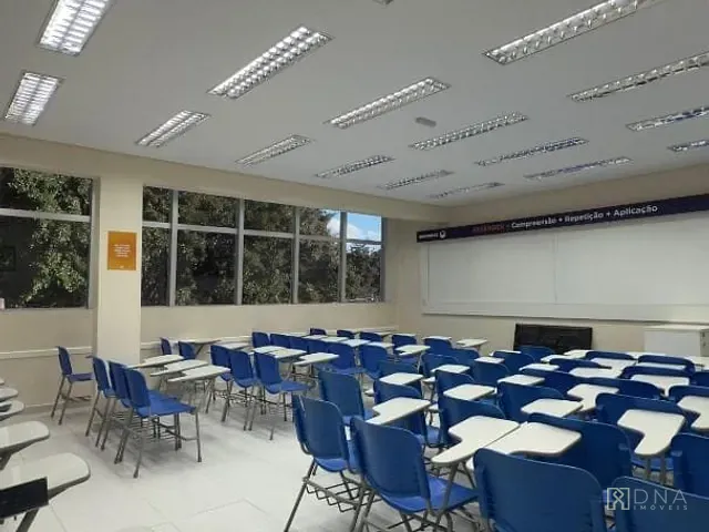 Prédio com 351m², à venda ou para alugar, no bairro Jardim São Dimas em São José dos Campos
