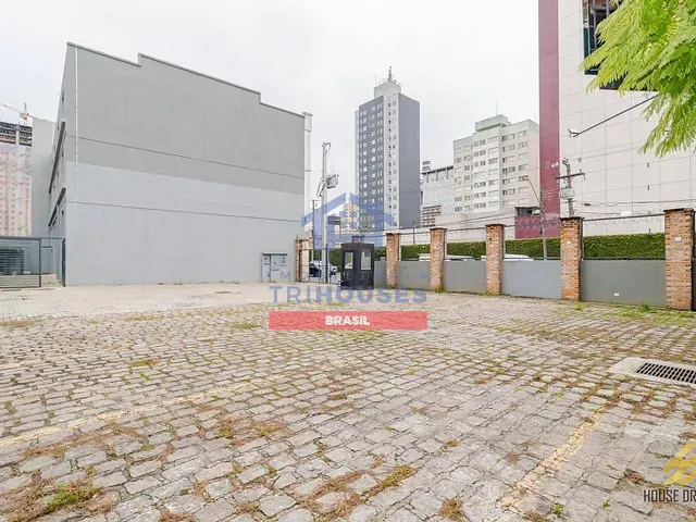 Prédio com 1271m², à venda, no bairro Centro em Curitiba