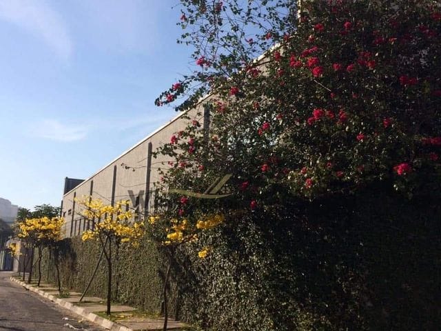 Prédio com 2m², para alugar, no bairro Itapegica em Guarulhos