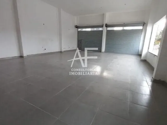Prédio com 900m², para alugar, no bairro Centro em Taubaté