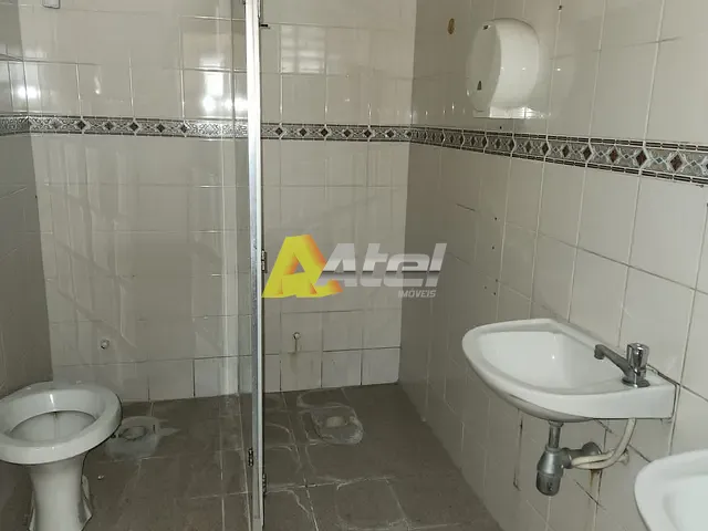 Prédio com 804m², à venda ou para alugar, no bairro Cascadura em Rio de Janeiro