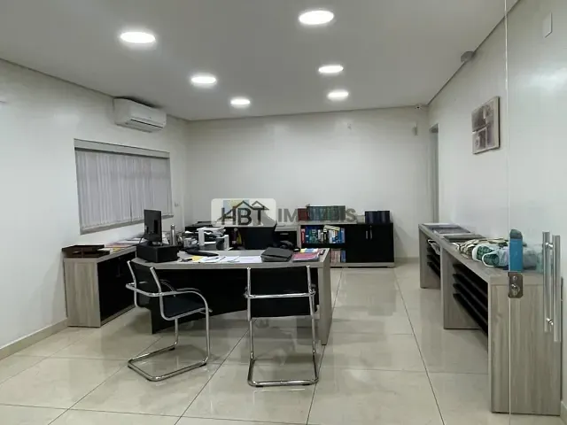 Prédio à venda, no bairro Centro em Bauru