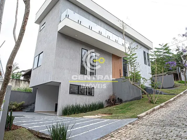 Prédio com 360m² 3 quartos e 4 banheiros, à venda, no bairro Venda das Pedras em Itaboraí