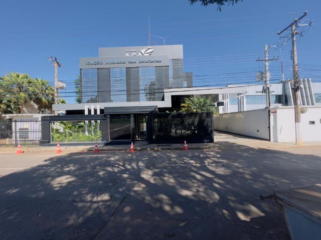 Prédio com 2800m², à venda ou para alugar, no bairro Zona Industrial em Brasília