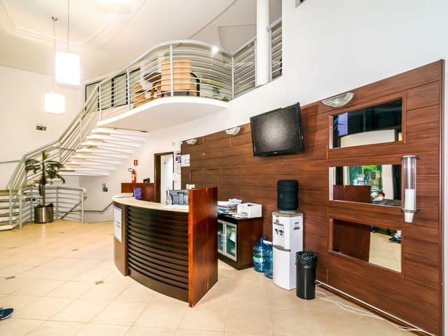 Prédio com 880m² 20 quartos e 10 banheiros, à venda, no bairro Boa Vista em Londrina