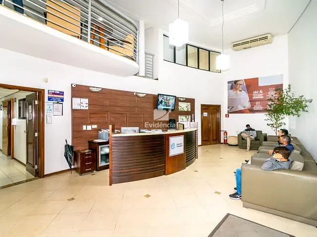 Prédio com 880m² 20 quartos e 10 banheiros, à venda, no bairro Aeroporto em Londrina